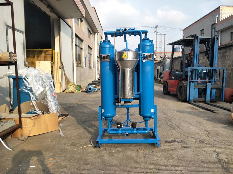 微熱吸干機設(shè)備,選擇滬盛這個廠家就不錯!